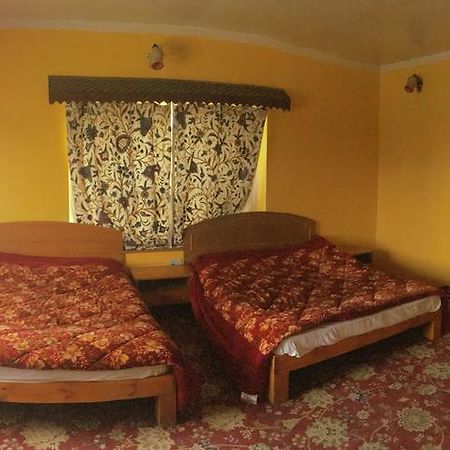 Royal Residency Hotel Srinagar  Ngoại thất bức ảnh
