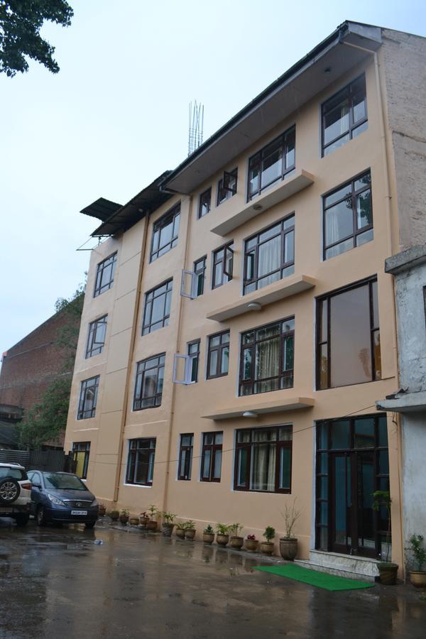 Royal Residency Hotel Srinagar  Ngoại thất bức ảnh