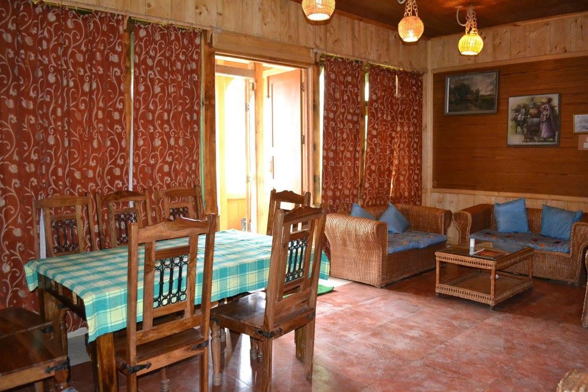 Royal Residency Hotel Srinagar  Ngoại thất bức ảnh