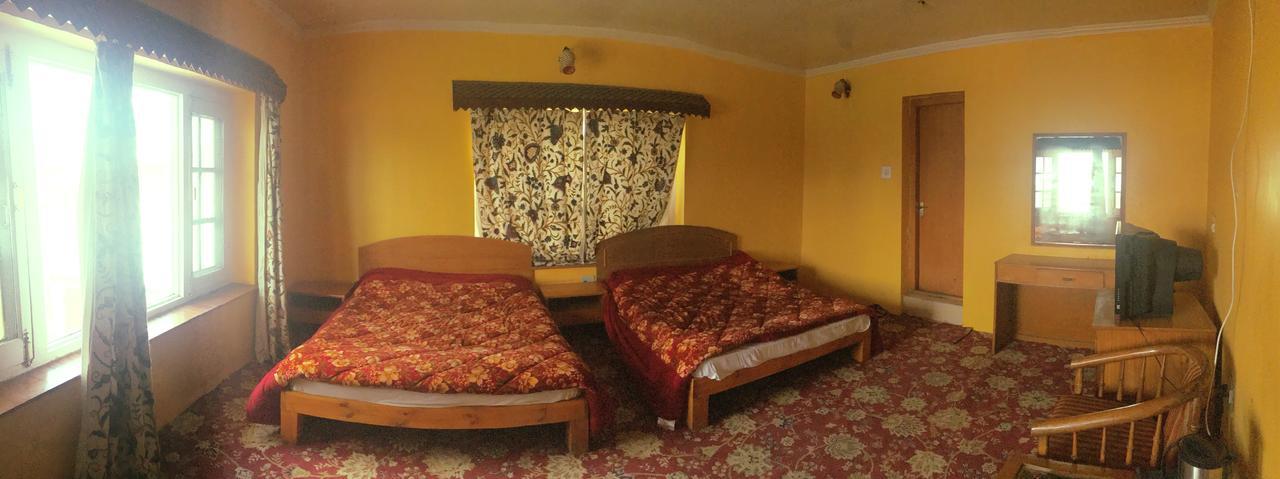 Royal Residency Hotel Srinagar  Ngoại thất bức ảnh